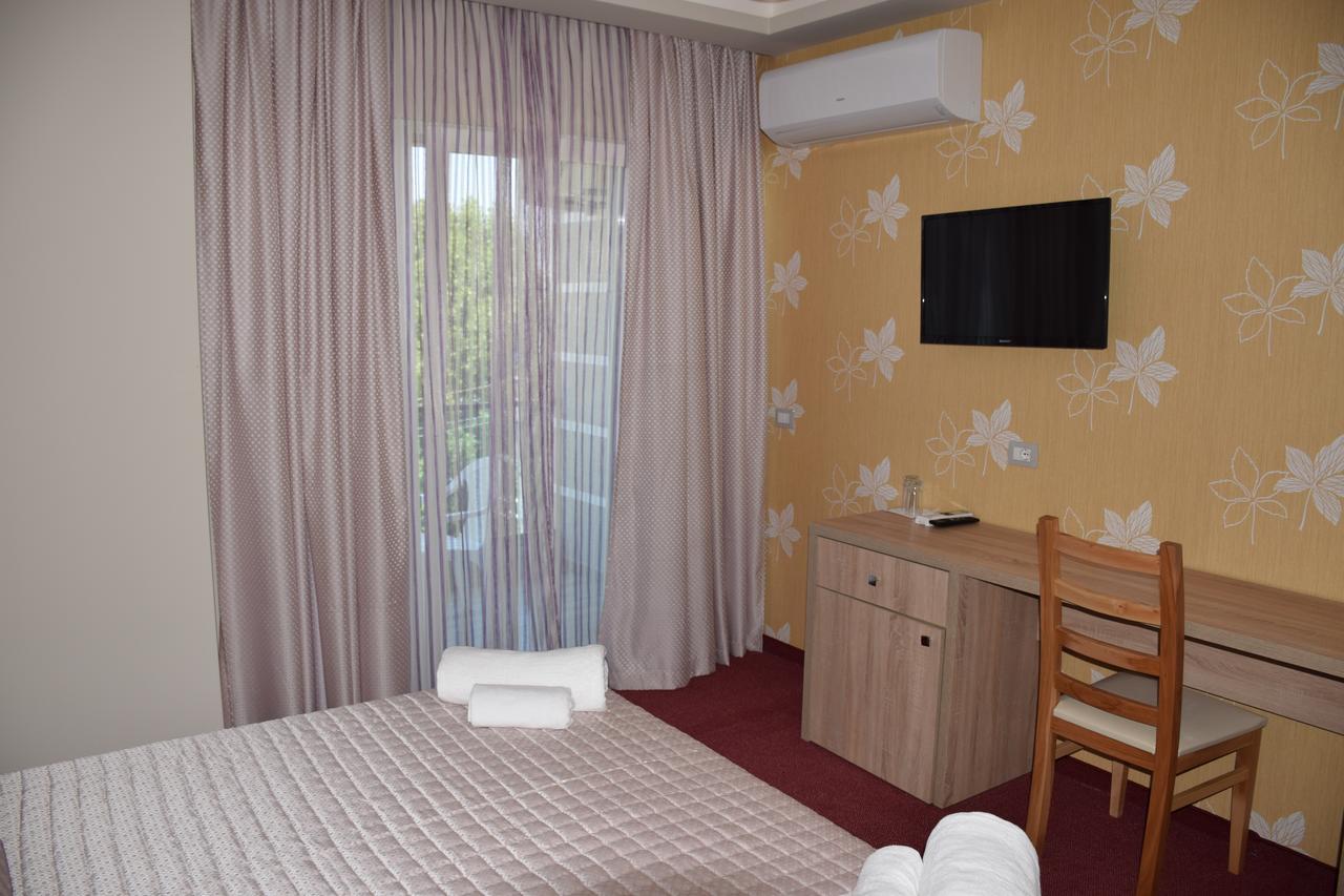 Pogradeci 2 Hotel