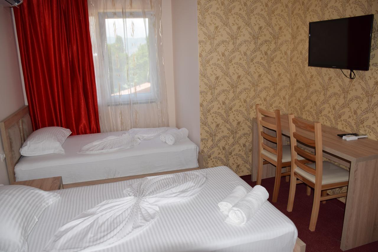 Pogradeci 2 Hotel 4*